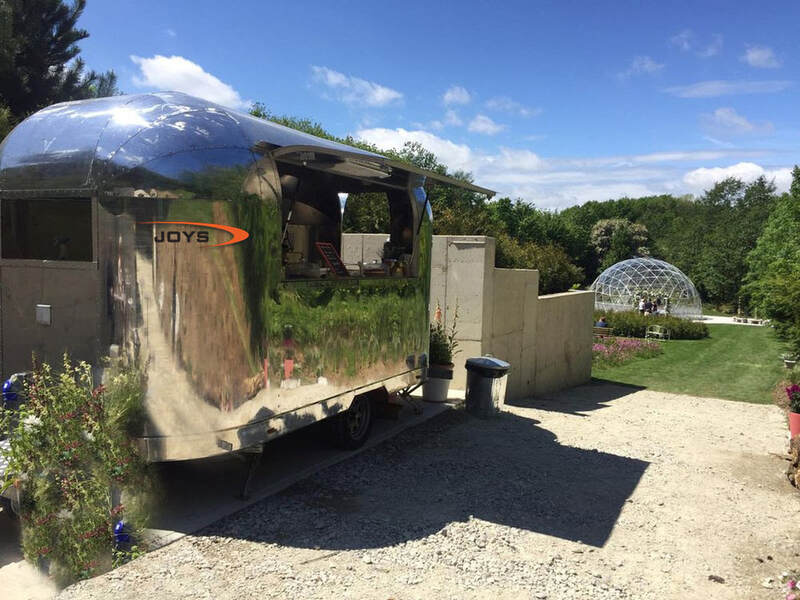 Vintage styles Airstream bar for serving drinks from.