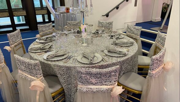 Wedding and silver anniversary table design by Joys Events team